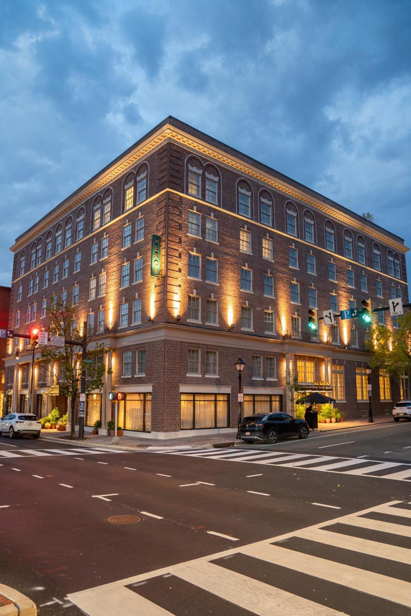 Hotel Heron Old Town Alexandria Exteriör bild
